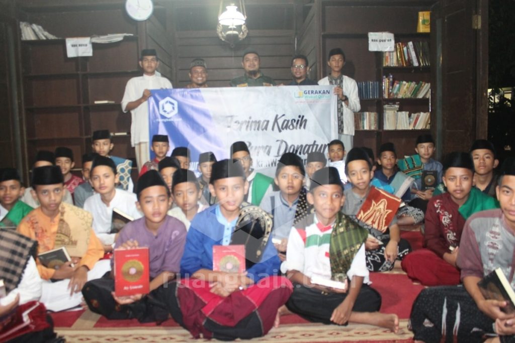 Penyaluran Wakaf Quran Untuk Pesantren Tahfidz Quran