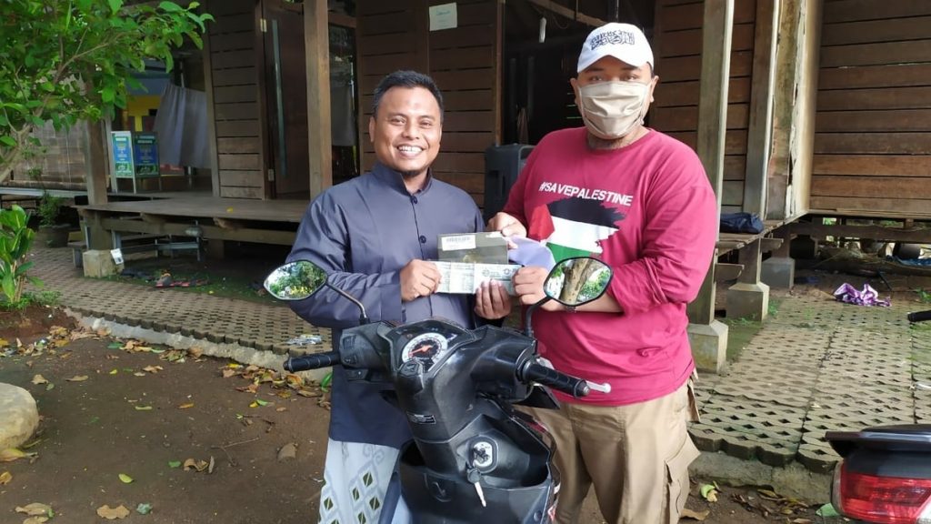 Hibah Motor Untuk Peduli Pejuang Keluarga Terdampak Covid-19