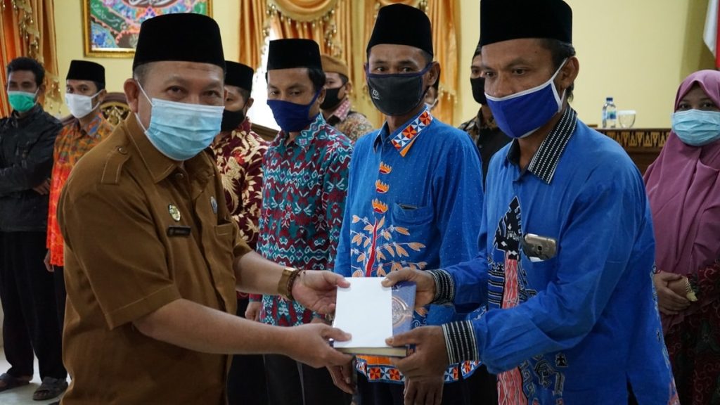 Penyaluran Bantuan Untuk Pegiat Dakwah dan Guru Ngaji di Pringsewu