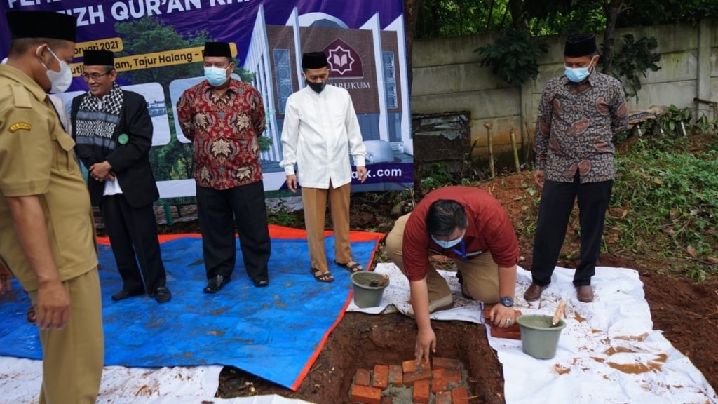 Peletakan Batu Pertama Pembangunan Pesantren Khairukum