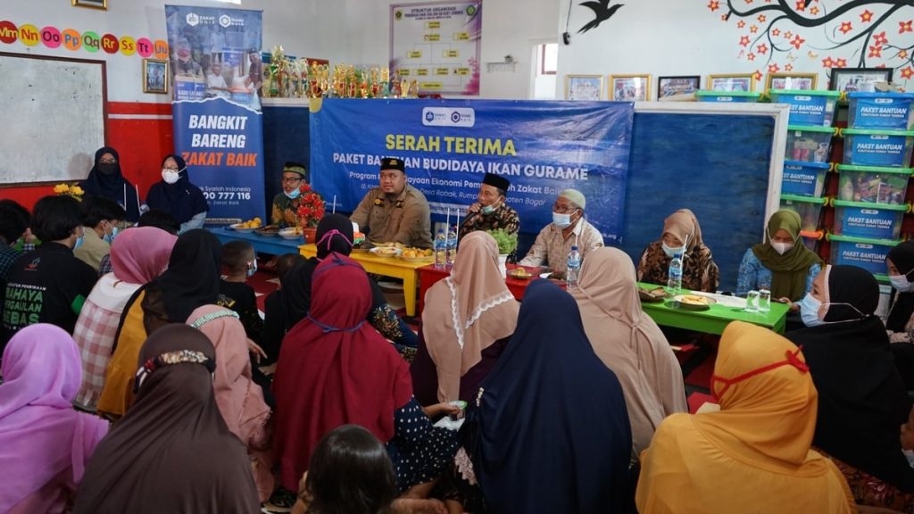 Seremoni dan sambutan dari aparatur Desa Rabak, Rumpin Bogor dalam acara Serah Terima Paket Bantuan Budidaya Ikan Gurame di Kampung Sampay, Desa Rabak, Rumpin Bogor
30 September 2021
