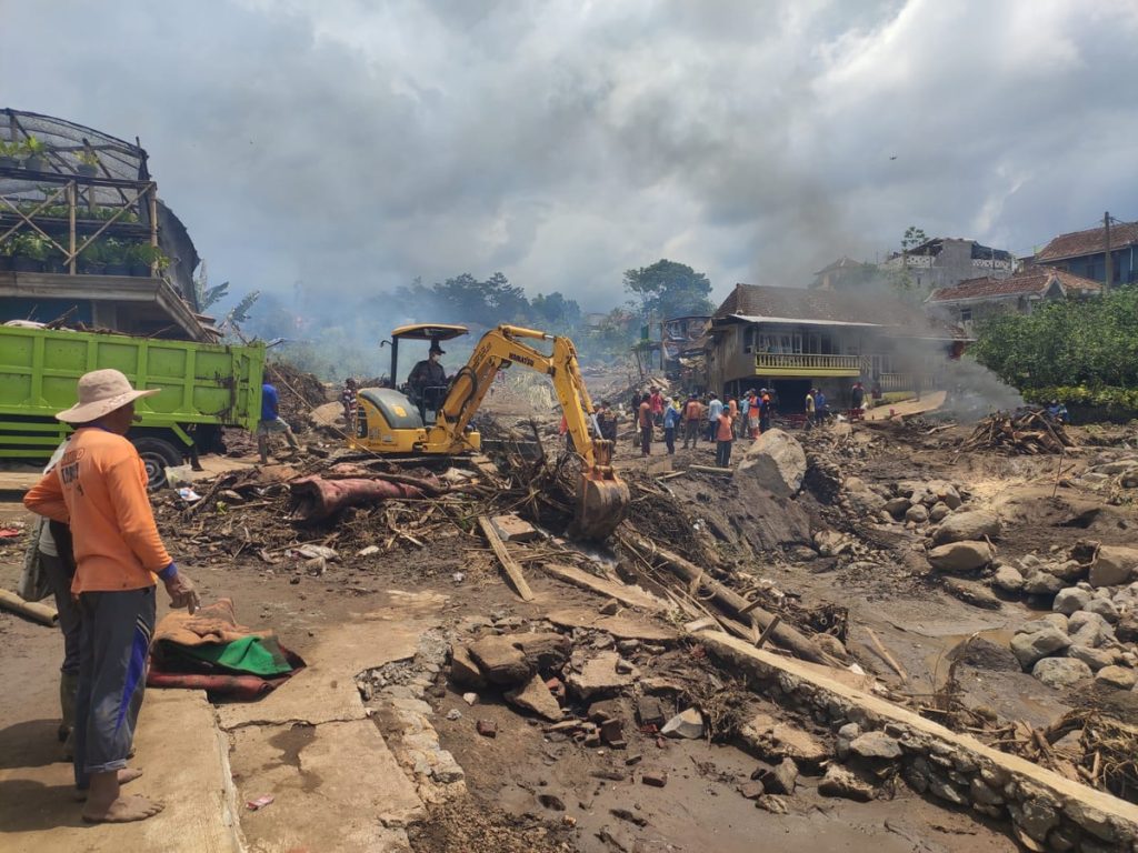 sabtu 6/11/2021 relawan baik meninjau lokasi langsung