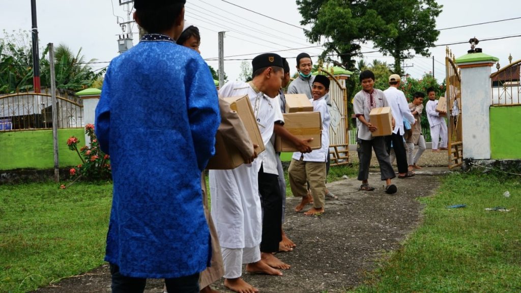 semangat menerima Mushaf Baru anak anak di Maluku Utara