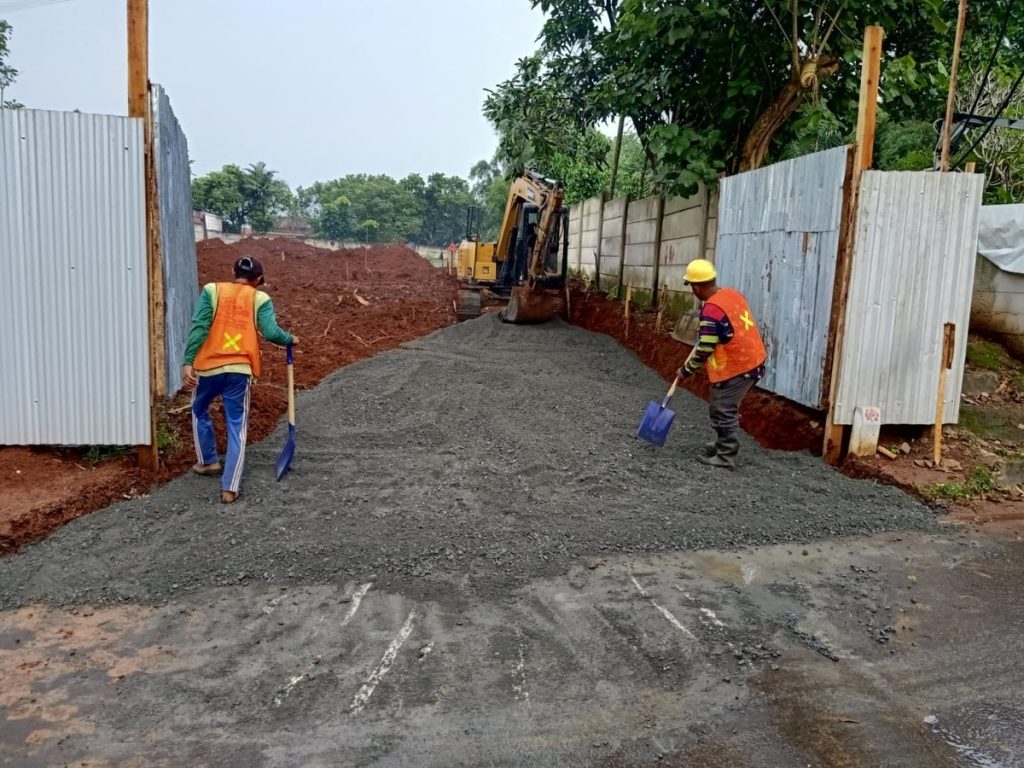 Pembuatan Bowplank, Bedeng, Gudang, Direksi Keet dan Akses Jalan