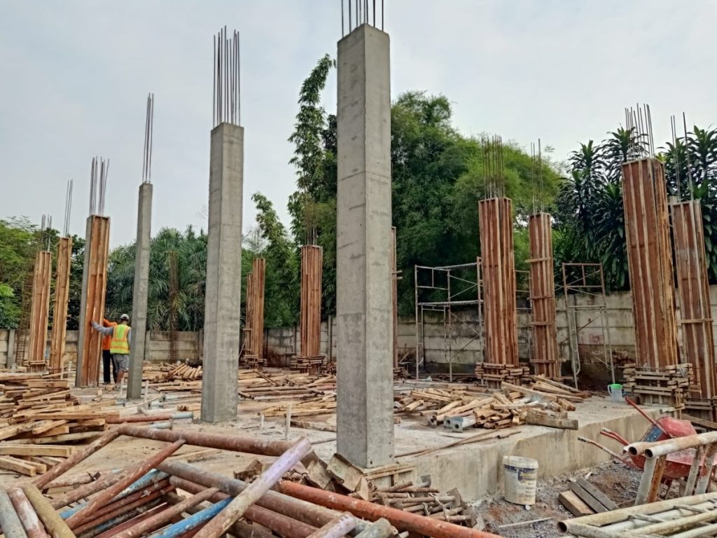 26 Juli 2022 - Kolom-kolom lantai dasar yang telah selesai dicor
