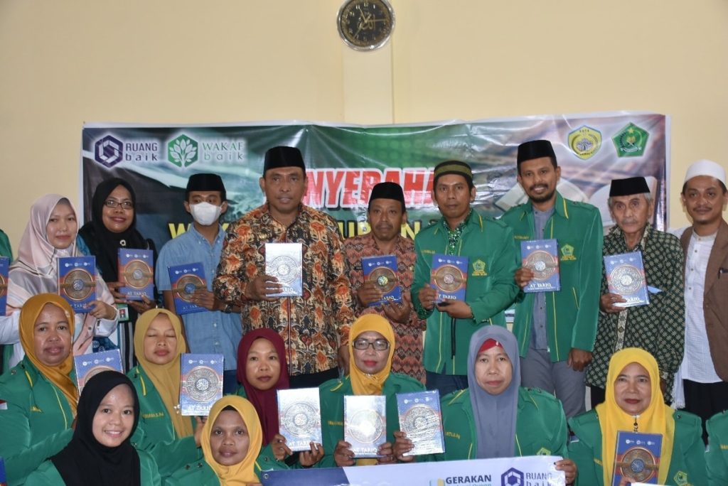 10.000 Al Quran dan 6.000 Buku IQRO Telah Disalurkan di Sulawesi Tenggara