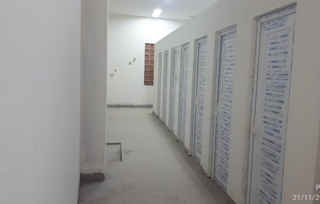 Setelah pemasangan pintu-pintu kamar mandi santri