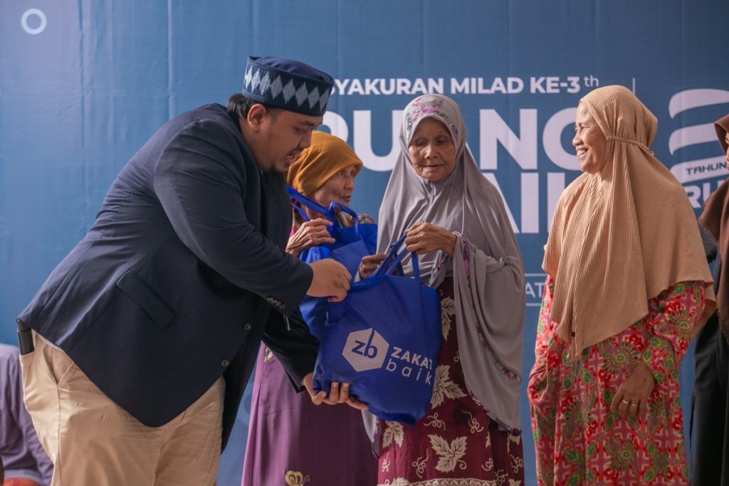 Santunan Untuk Warga Dhuafa Sekitar Gedung RTQ Khairukum