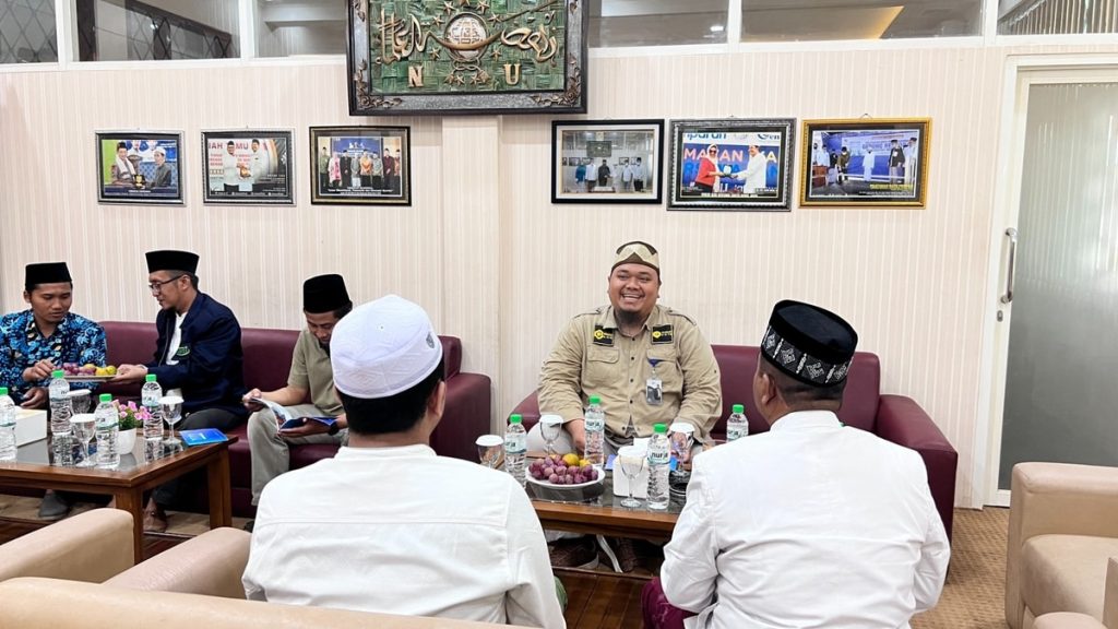 Ruang Baik Salurkan 1.000 Al Quran dan Silaturahim Ke Pesantren Nurul Jadid Paiton