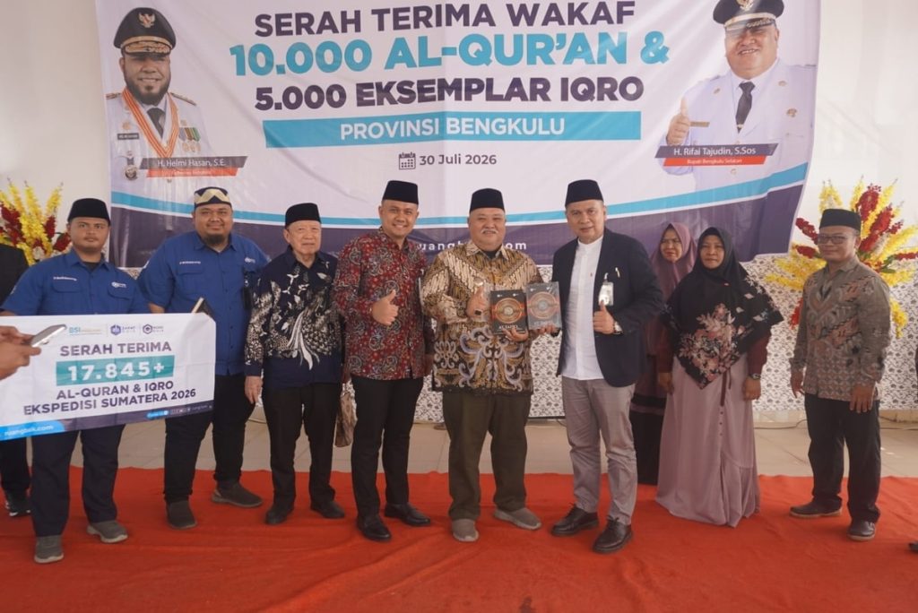 Sejarah Baru di Bengkulu Selatan, Penyerahan 10.000 Al-Qur'an dan 5.000 Iqra Wujudkan Mimpi Para Guru Ngaji