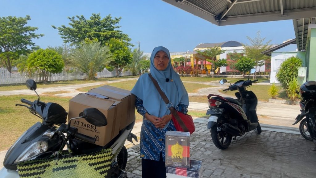 Tak Pernah Lelah Mengajar Meski Sering Tak Dibayar, Doa Seorang Guru Ngaji Akhirnya Dijawab Allah